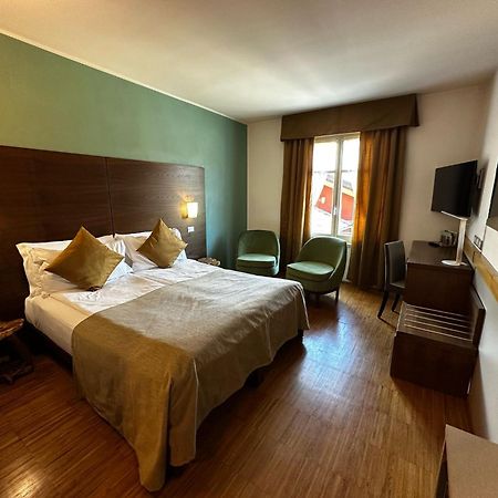 Hotel Cortese Armeno Bagian luar foto