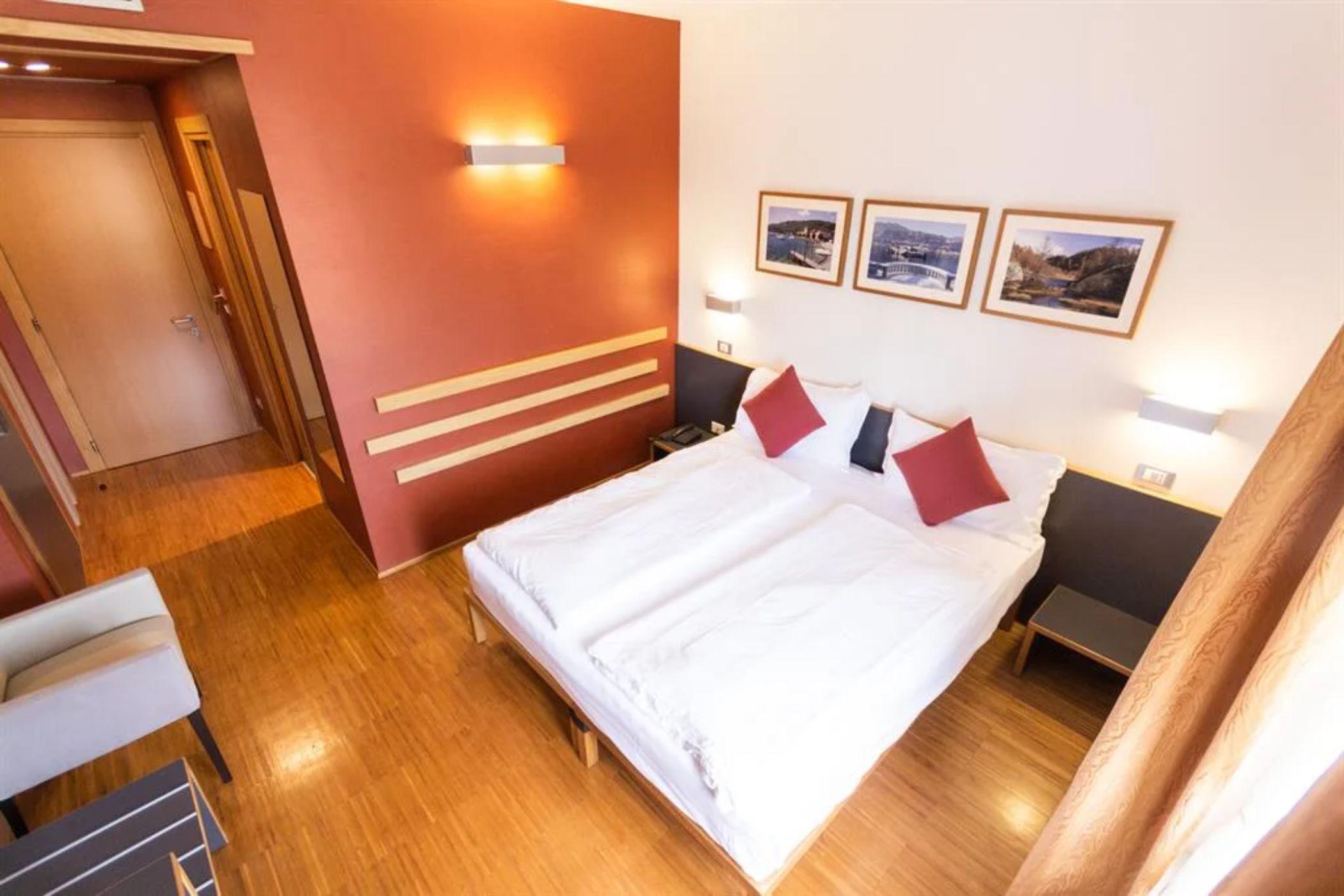 Hotel Cortese Armeno Bagian luar foto