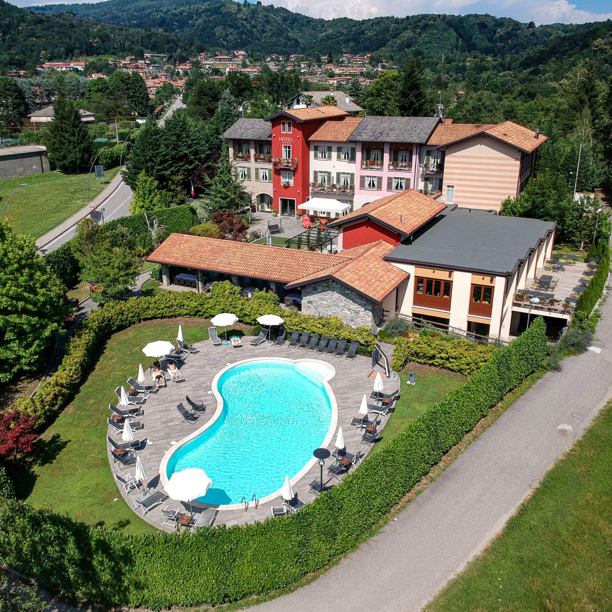 Hotel Cortese Armeno Bagian luar foto