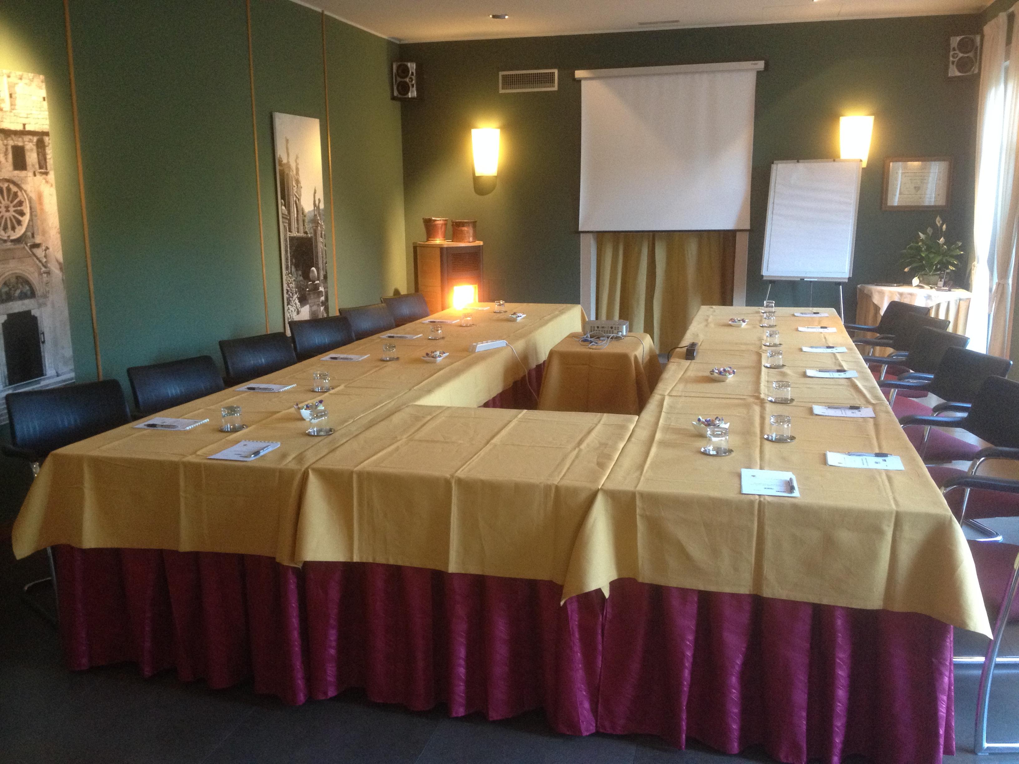Hotel Cortese Armeno Bagian luar foto