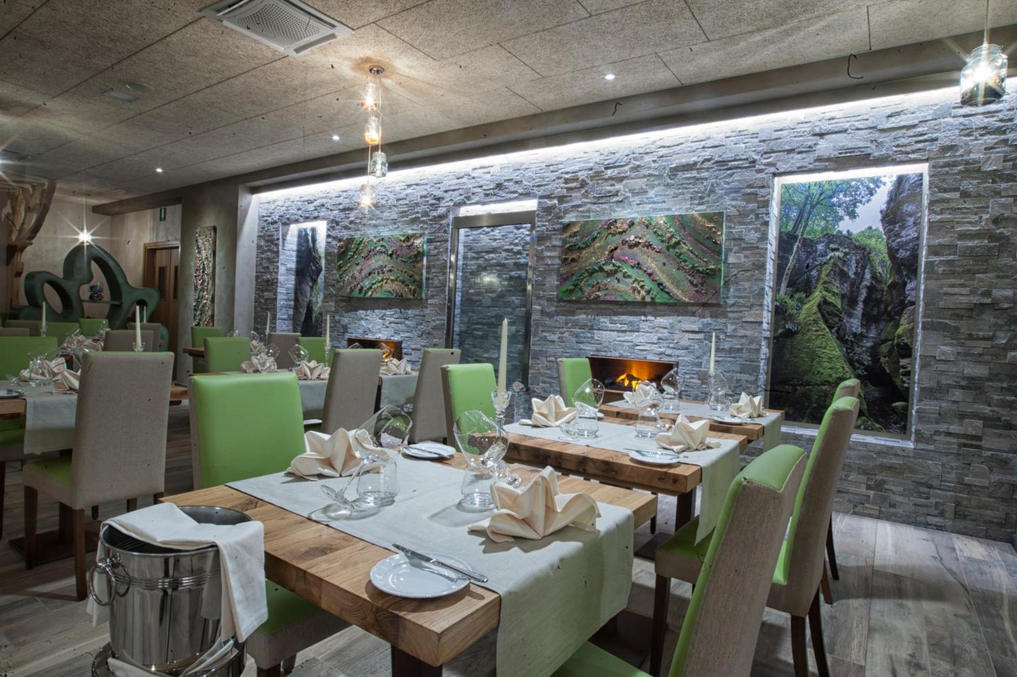 Hotel Cortese Armeno Bagian luar foto