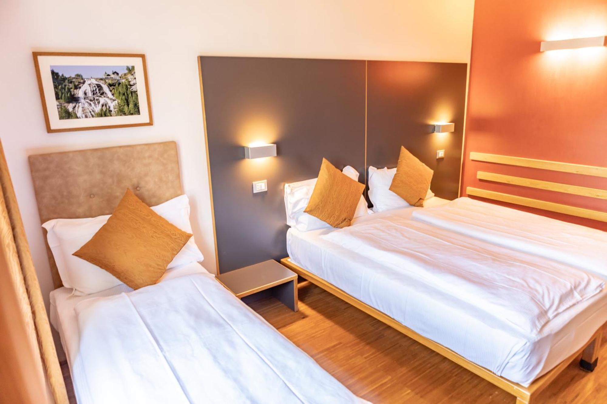 Hotel Cortese Armeno Bagian luar foto