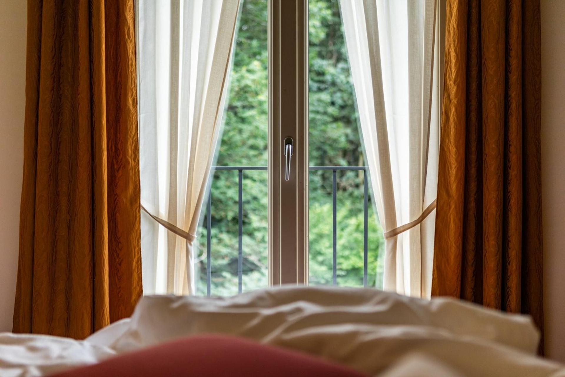 Hotel Cortese Armeno Bagian luar foto