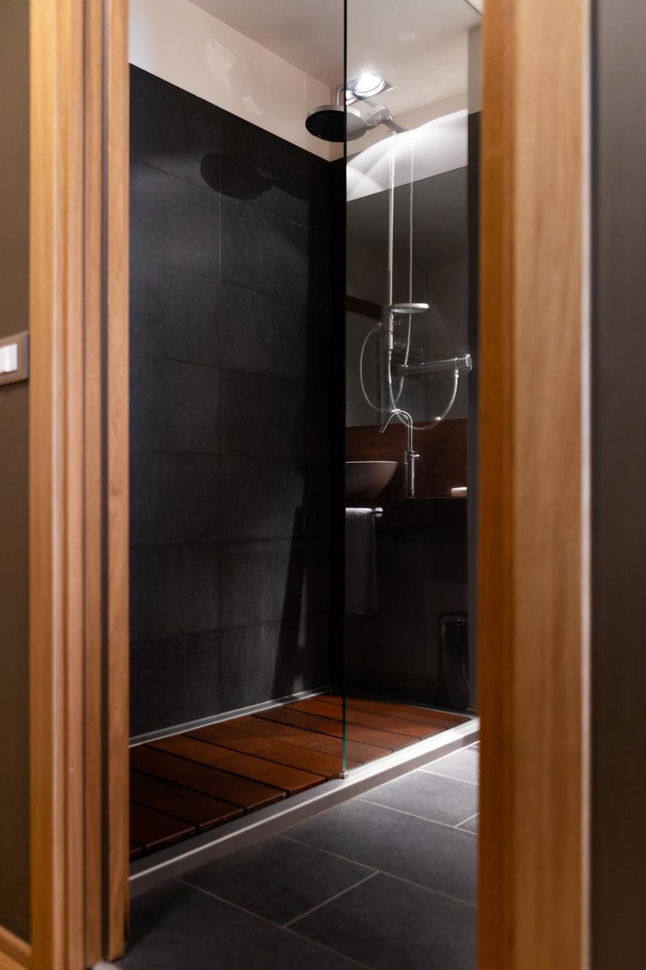 Hotel Cortese Armeno Bagian luar foto