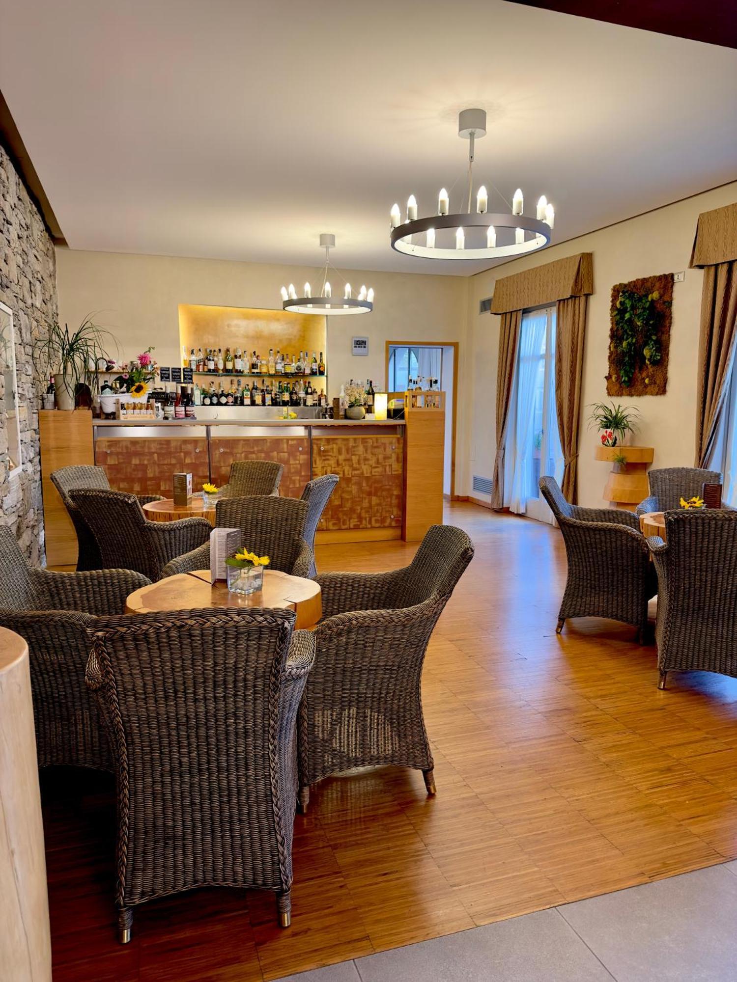 Hotel Cortese Armeno Bagian luar foto
