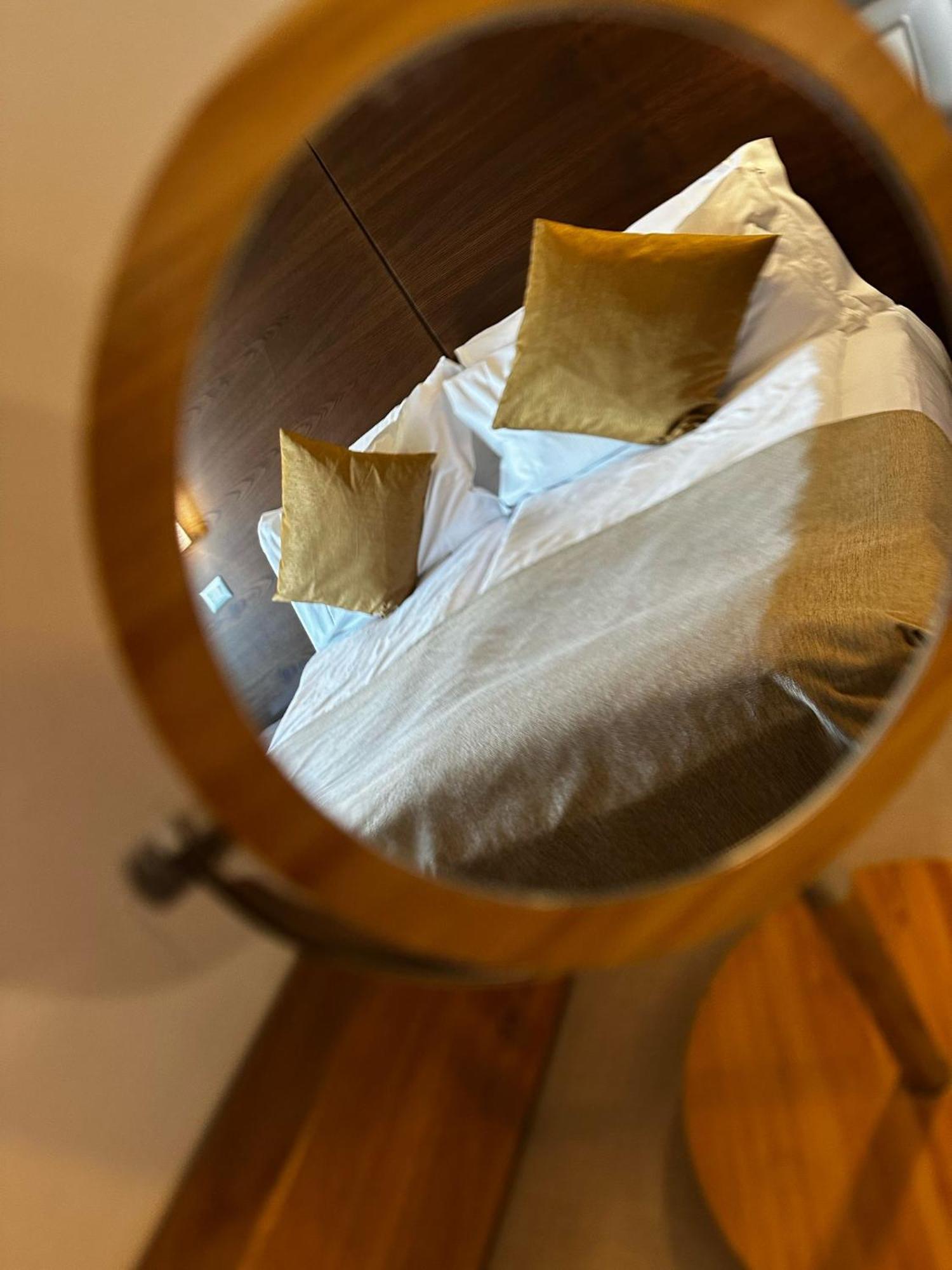 Hotel Cortese Armeno Bagian luar foto