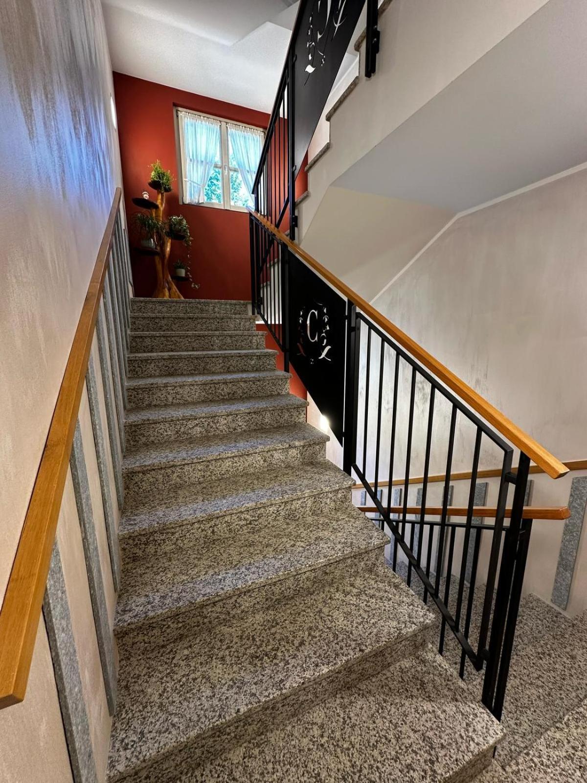 Hotel Cortese Armeno Bagian luar foto