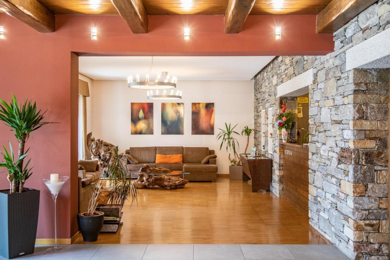 Hotel Cortese Armeno Bagian luar foto